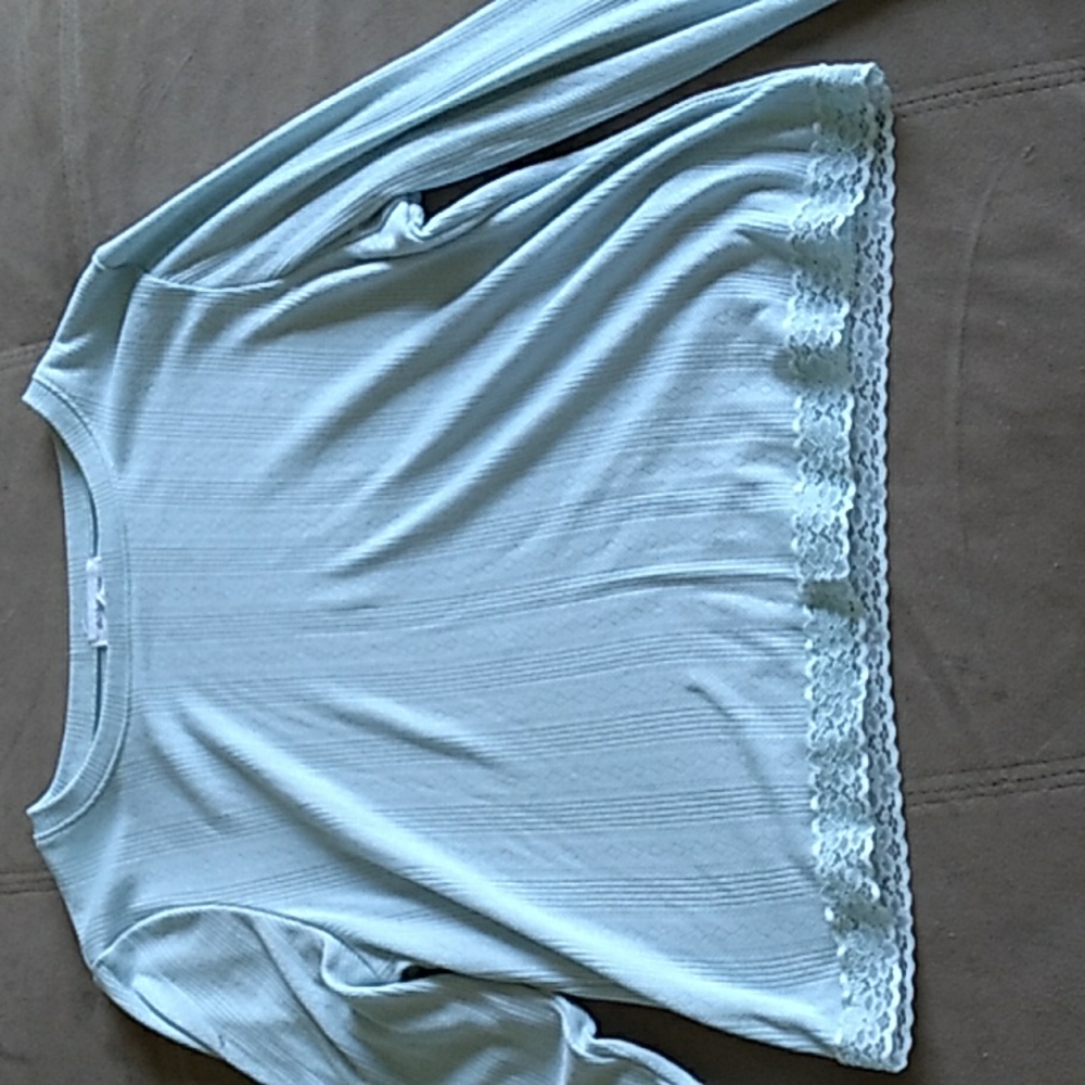 Long sleeve crop top
